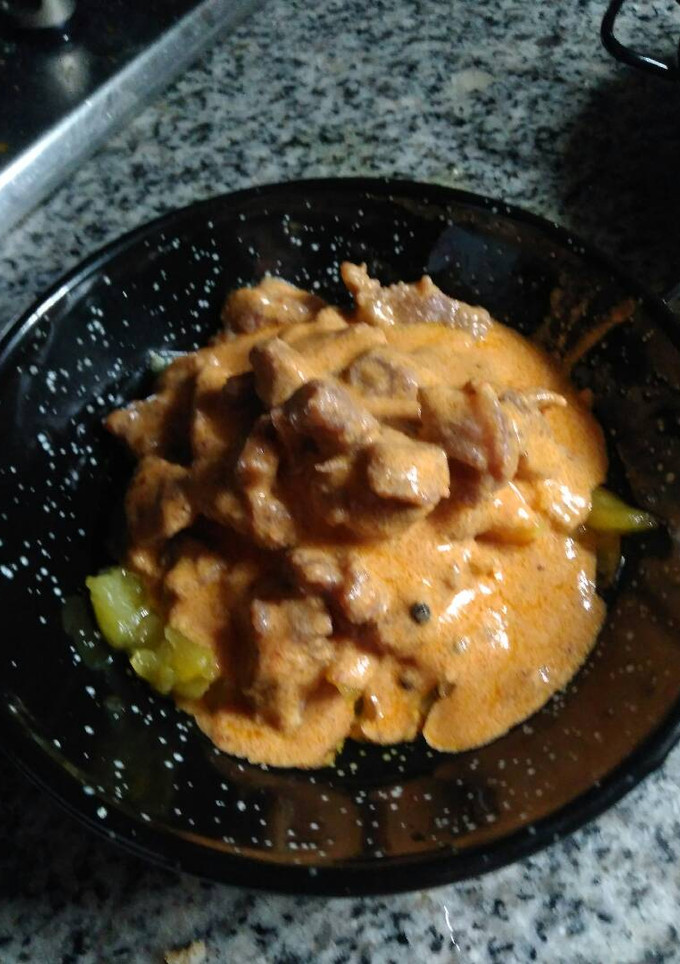Una foto de Sartenada de lagarto ibérico en salsa de piquillos