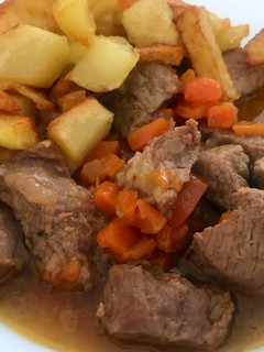 Una foto de Ternera guisada con patatas [Olla GM]