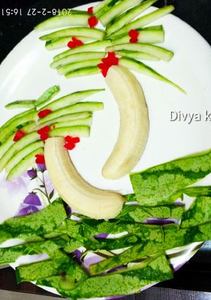 A picture of Fruit plate decoration.