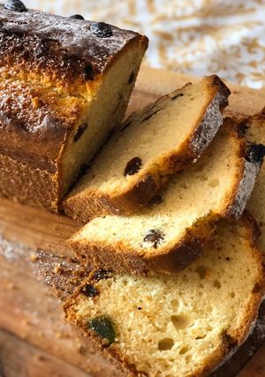 Una foto de Budín de naranja con frutas