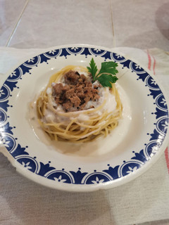 Una foto de Spaghetti con salsa bechamel y carne molida