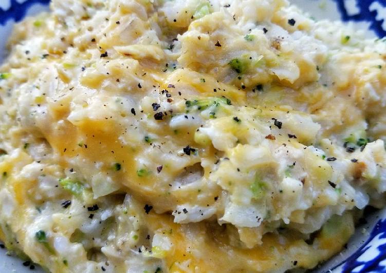 Cheesy Chicken Broccoli &amp; Rice Casserole
