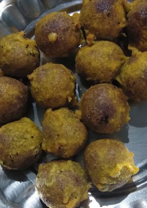 A picture of Mundri kothu moong dal balls.