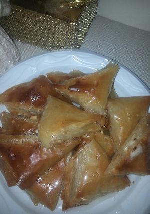 صورة لوصفة جلاش مثلثات محشي مكسرات 😍