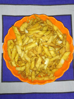 नमक पारे (Namak pare recipe in hindi) रेसिपी मुख्य फोटो