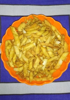 नमक पारे (Namak pare recipe in hindi) रेसिपी मुख्य फोटो