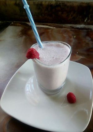 A picture of Raspberry milkshake.
