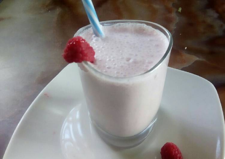 Raspberry milkshake