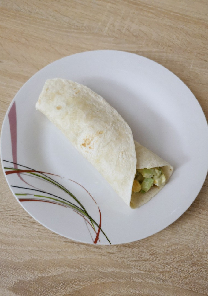Una foto de Burritos de aguacate y huevo