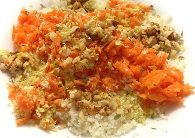 Cous cous de coliflor con calabaza, zanahoria, berza y nueces