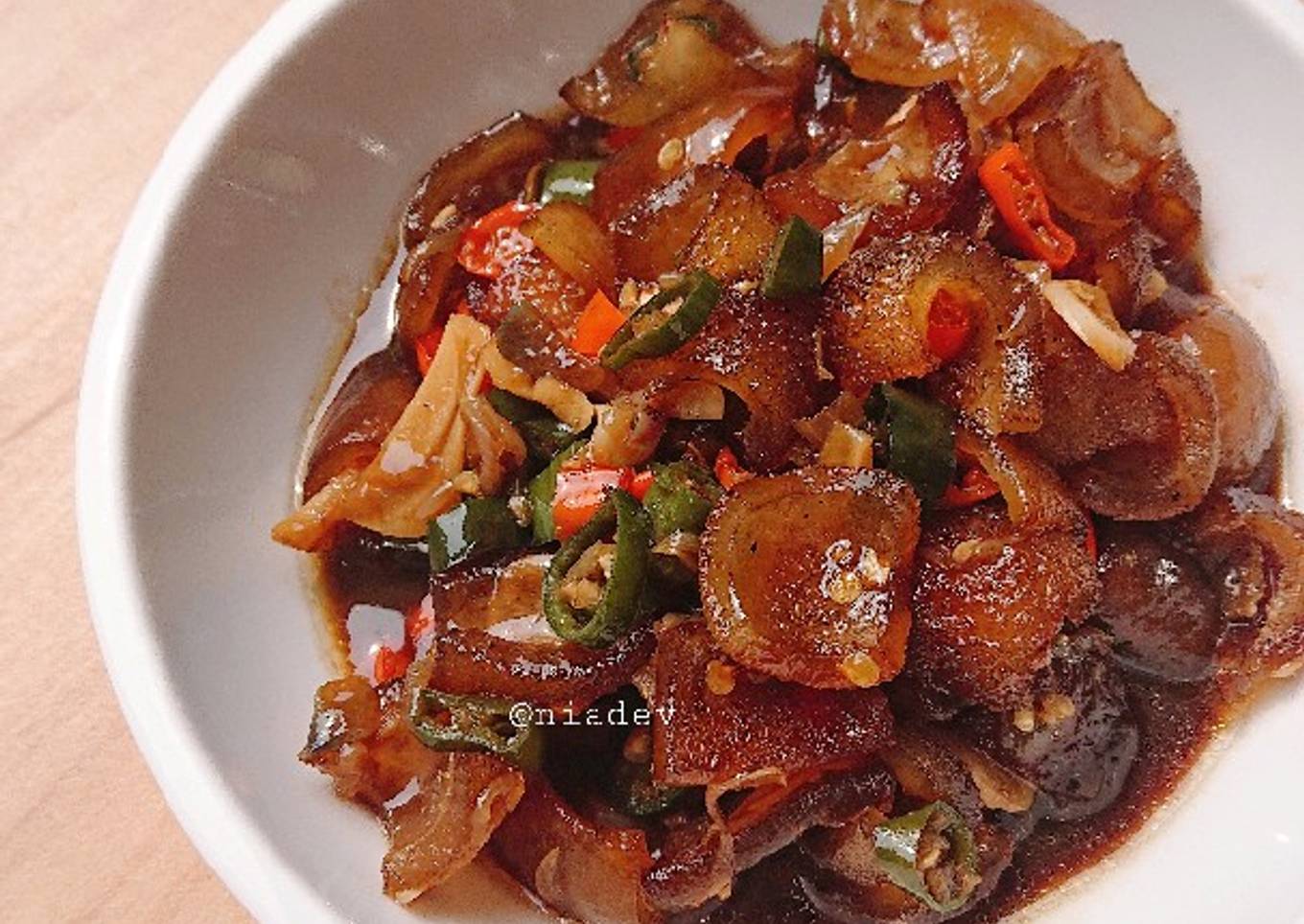 Oseng kikil pedas