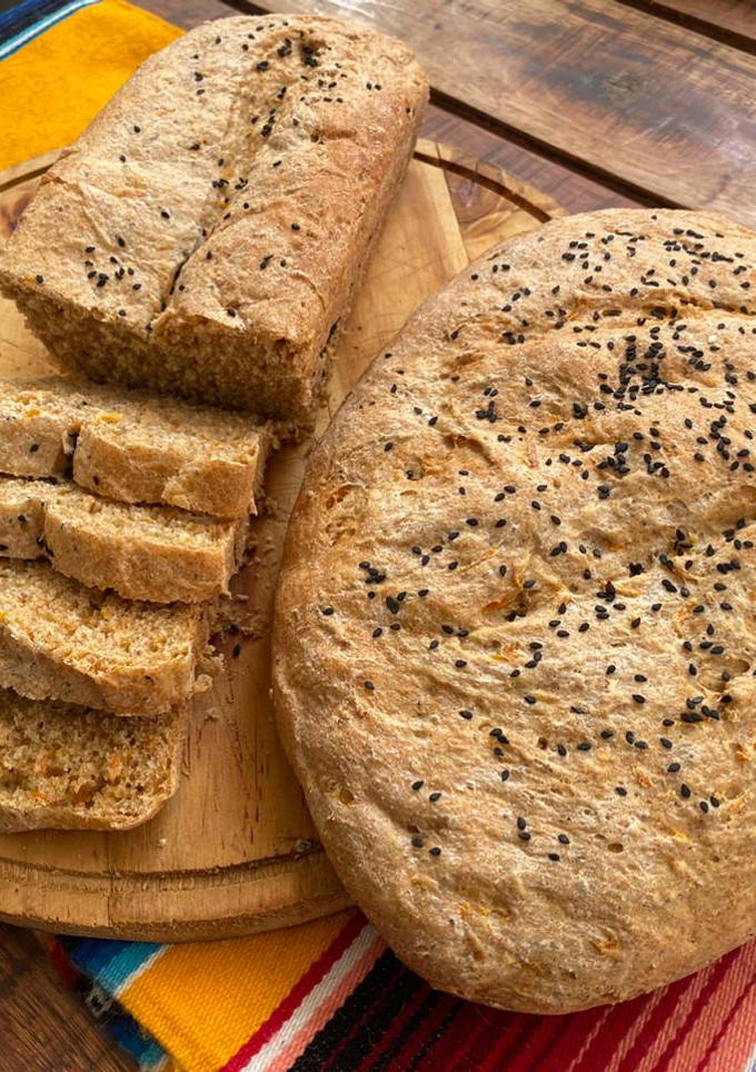 Una foto de Pan de zanahoria integral con semillas 🥕🍞