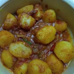 A picture of Dum aloo.