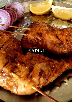 জ্যুসি রোস্টেড চিকেন (juicy roasted chicken recipe in Bengali) রেসিপির প্রধান ছবি