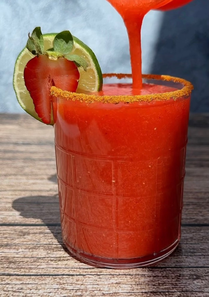 Una foto de Granizado de fresa 🍓 y sandía 🍉🤪🤪🤪