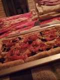Pizza mestiza con borde relleno