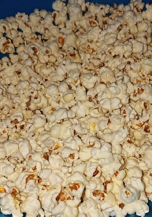 A picture of Homemade Sweet and Salty Popcorn 🍿.