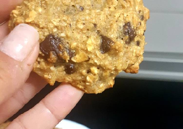 Galletas de avena, pera y chocolate sin azúcar