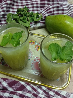 આમ પન્ના (Aam Panna Recipe In Gujarati) રેસીપી મુખ્ય ફોટો