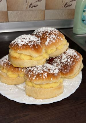 Una foto de Bollitos de Leche con Crema Pastelera