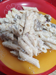 Una foto de Macarrones integrales carbonara