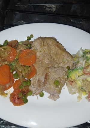 Una foto de Ensalada de quinoa con pulpa de cerdo