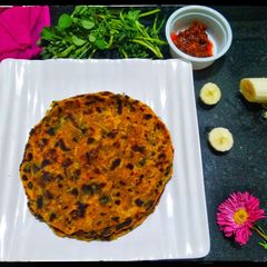 A picture of Spicy multigrain methi and banana thepla.