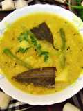 Mulo Diye Muger Dal (Moong Dal / Split Green Gram With Radish - Bengali Style)