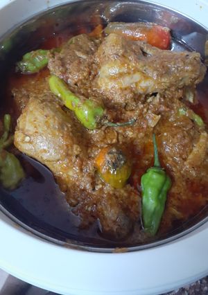 A picture of Achar gosht.