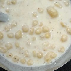 A picture of Aloo bundi raita.