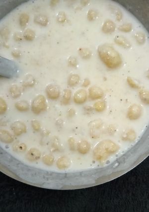 A picture of Aloo bundi raita.