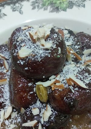 A picture of Gulab Jaman.