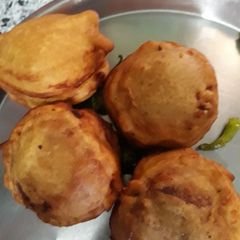 A picture of Pav Vada.