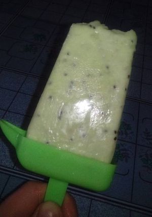 Una foto de Paleta de helado de kiwi