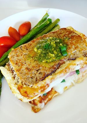 Una foto de Pan en omelette
