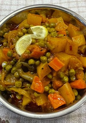 A picture of Turnip and Mixed Vegetable Curry.