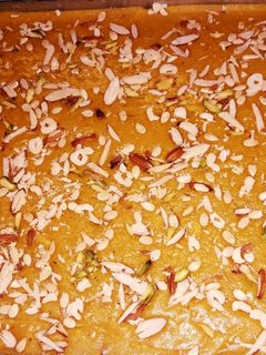 मोहन थाल (Mohanthal recipe in hindi) रेसिपी मुख्य फोटो