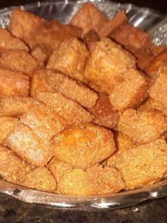 गव्हाच्या पिठाच्या शंकरपाळ्या (gavachya pithachya shankar palya recipe in marathi रेसिपी चे मुख्य फोटो