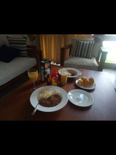 A picture of Spaghetti and minced meat with viazi karai.