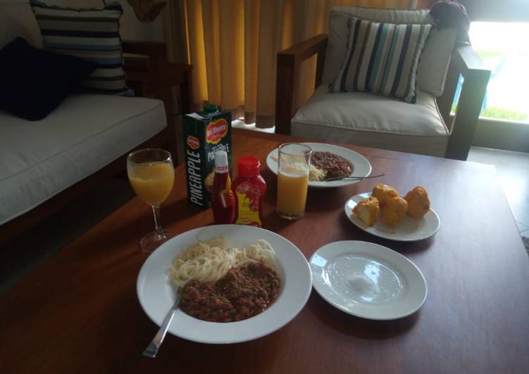 Spaghetti and minced meat with viazi karai