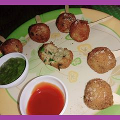 A picture of Potato Lolipops.
