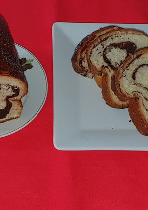 O poză a rețetei Cozonac cu iaurt însiropat.