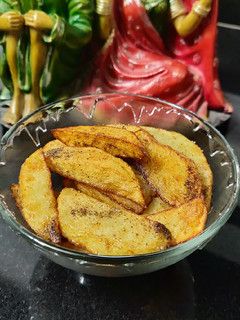 A picture of Potato Wedges.