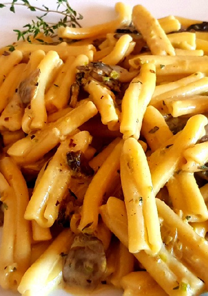 Una foto de Pasta "casareccia" con champiñones y salsa de curry #cumplimos8