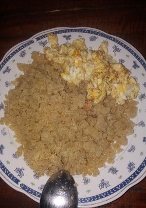 Una foto de Reviro con huevo revuelto