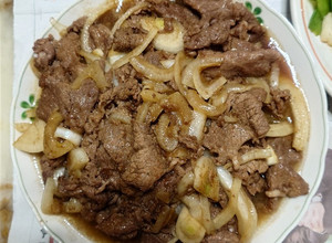 洋蔥炒牛肉 的食譜成品照片