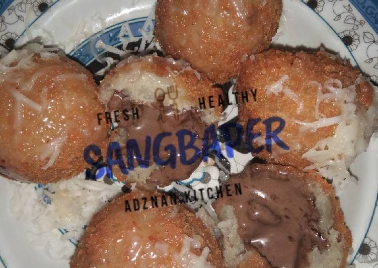 Pisang baper alias pisang isi coklat leleh