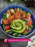 💥 ENSALADA DE SALMÓN A LA PLANCHA Y FLOR DE AGUACATE 💥