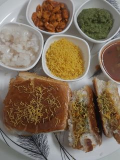 દાબેલી (Dabeli Recipe In Gujarati) રેસીપી મુખ્ય ફોટો