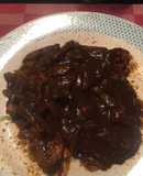 Bistec en pasilla con papas y nopales
